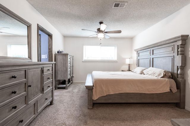 67 Sweetgum Court, Lake Jackson, TX 77566