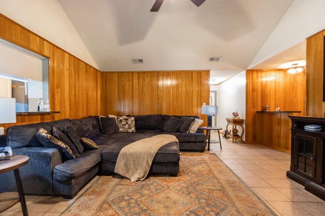 67 Sweetgum Court, Lake Jackson, TX 77566