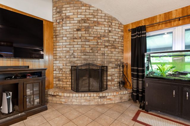 67 Sweetgum Court, Lake Jackson, TX 77566