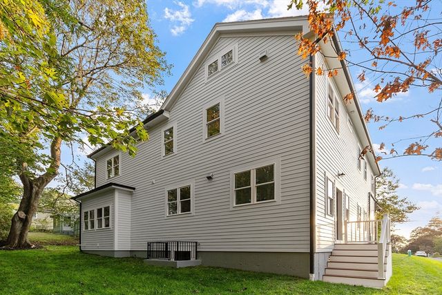22 Estabrook Rd, Lexington, MA 02421