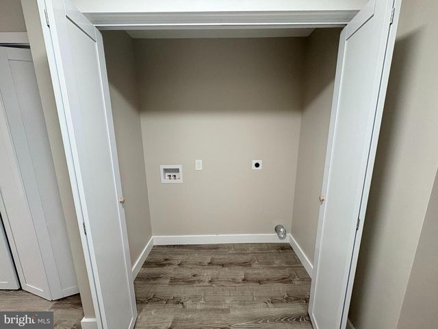 825 W 3RD ST, Florence, NJ 08518