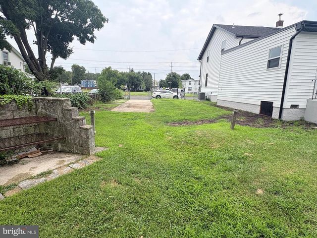 825 W 3RD ST, Florence, NJ 08518