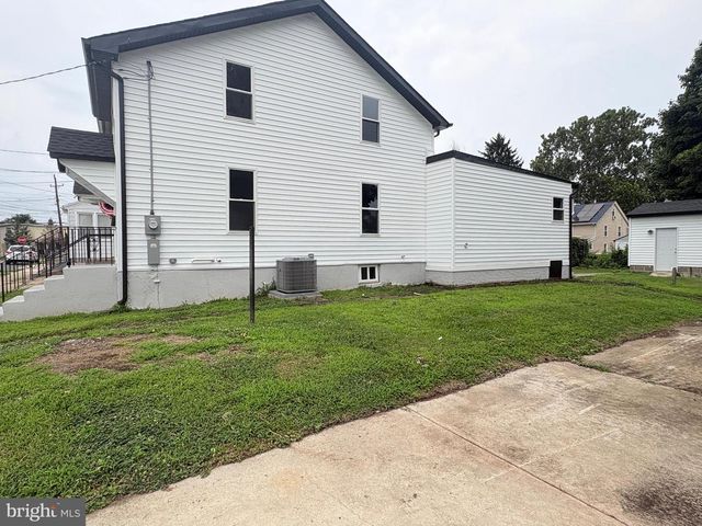 825 W 3RD ST, Florence, NJ 08518