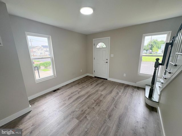 825 W 3RD ST, Florence, NJ 08518