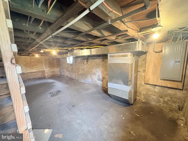 825 W 3RD ST, Florence, NJ 08518