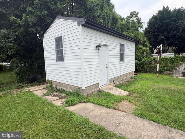 825 W 3RD ST, Florence, NJ 08518