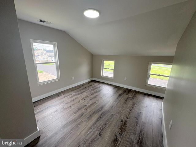 825 W 3RD ST, Florence, NJ 08518