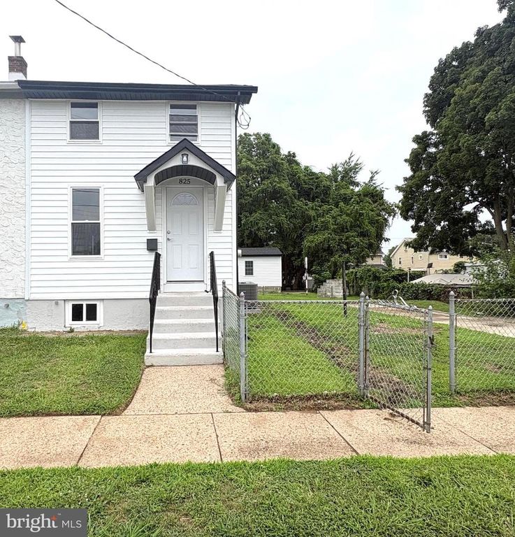 825 W 3RD ST, Florence, NJ 08518