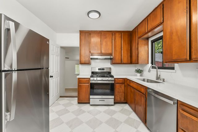 121 Carmel Ave, Roseville, CA 95678