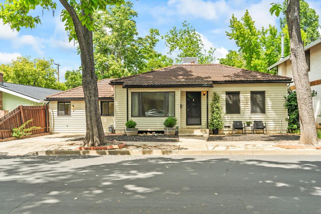 121 Carmel Ave, Roseville, CA 95678