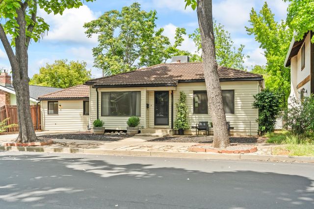 121 Carmel Ave, Roseville, CA 95678