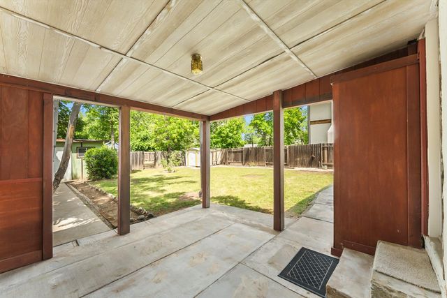 121 Carmel Ave, Roseville, CA 95678