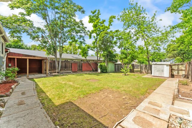 121 Carmel Ave, Roseville, CA 95678
