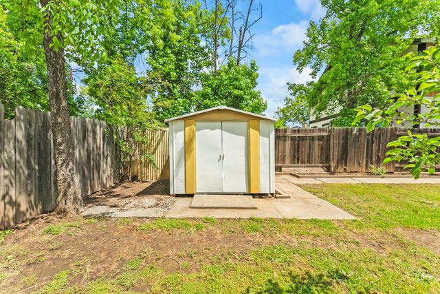 121 Carmel Ave, Roseville, CA 95678