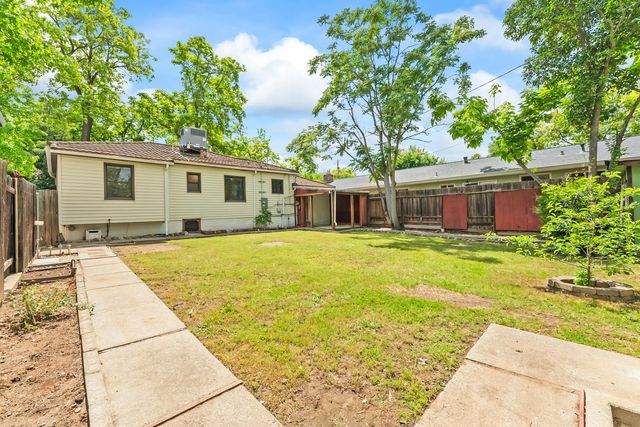 121 Carmel Ave, Roseville, CA 95678