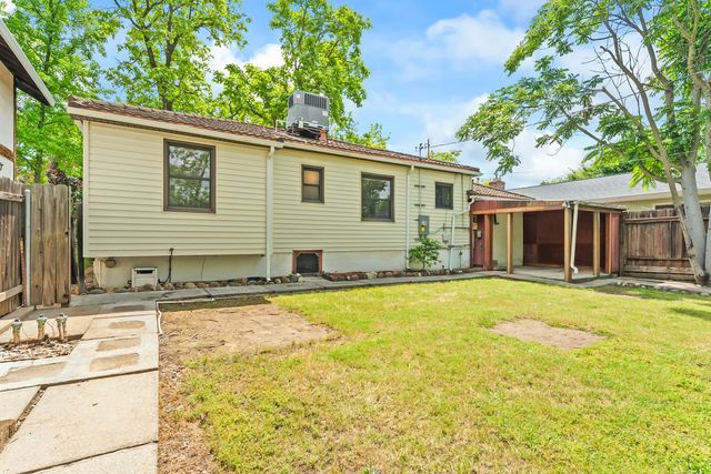 121 Carmel Ave, Roseville, CA 95678