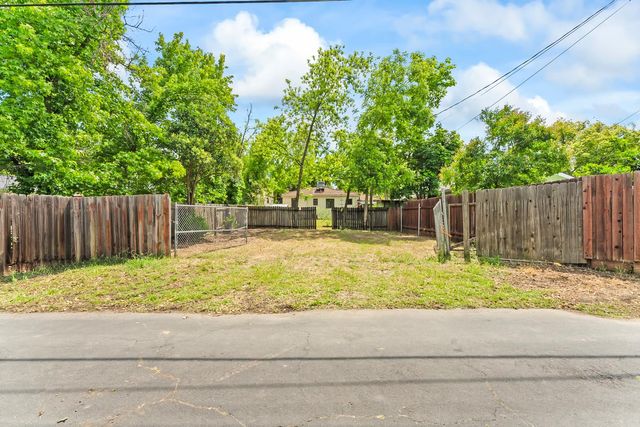 121 Carmel Ave, Roseville, CA 95678