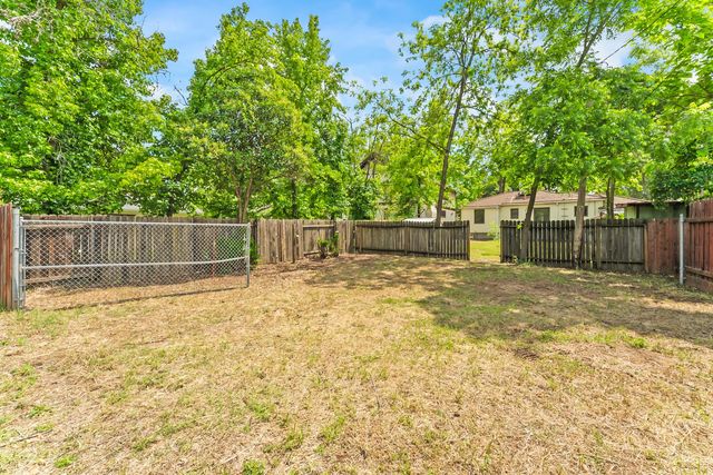 121 Carmel Ave, Roseville, CA 95678