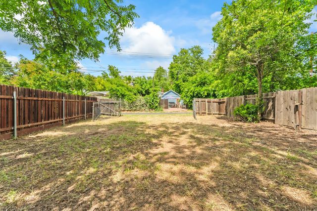 121 Carmel Ave, Roseville, CA 95678