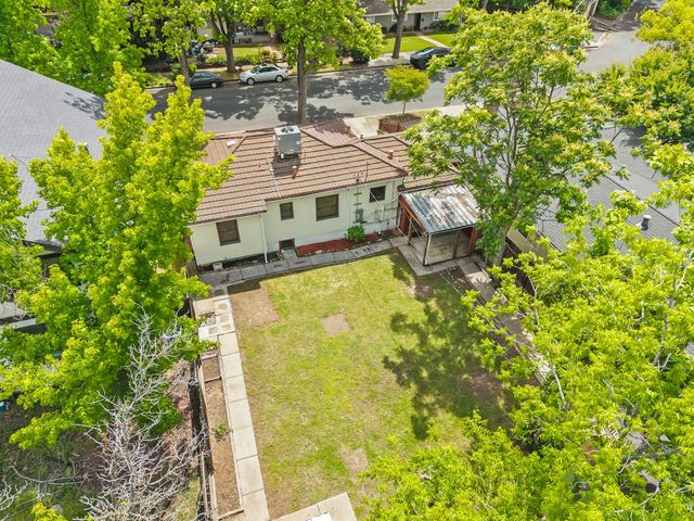121 Carmel Ave, Roseville, CA 95678