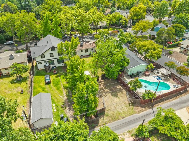 121 Carmel Ave, Roseville, CA 95678