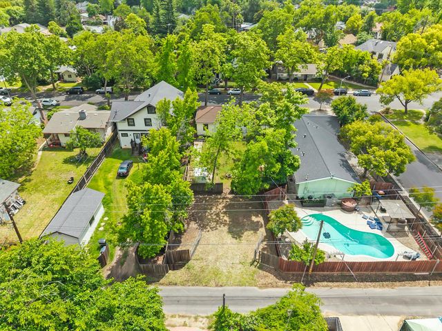 121 Carmel Ave, Roseville, CA 95678
