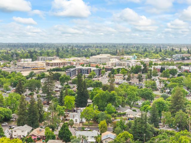 121 Carmel Ave, Roseville, CA 95678