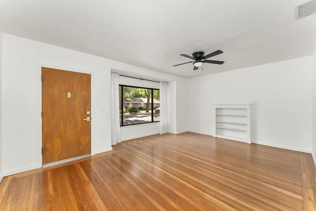 121 Carmel Ave, Roseville, CA 95678