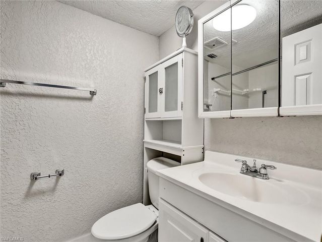 4621 Bayshore DR Q1, Naples, FL 34112