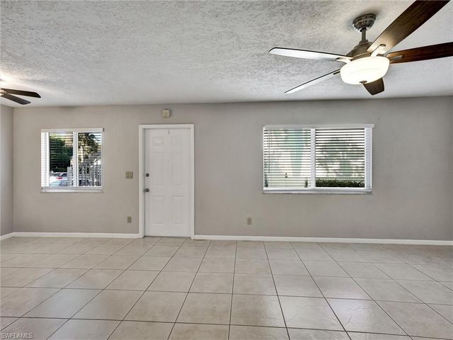 4621 Bayshore DR Q1, Naples, FL 34112