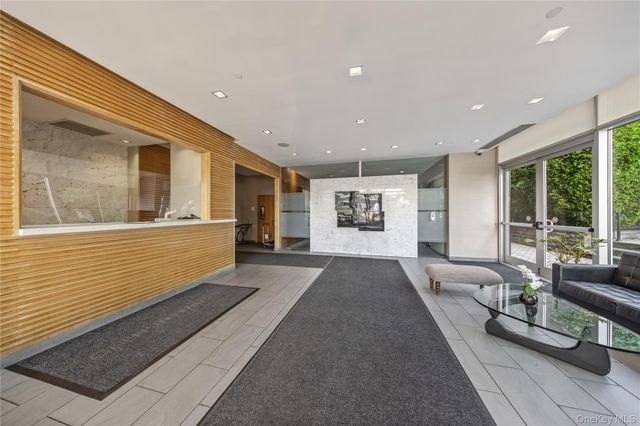 5-49 Borden Avenue 2B, Long Island City, NY 11101