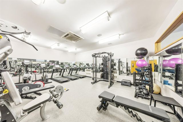 5-49 Borden Avenue 2B, Long Island City, NY 11101