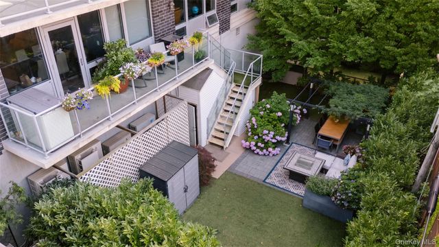 5-49 Borden Avenue 2B, Long Island City, NY 11101