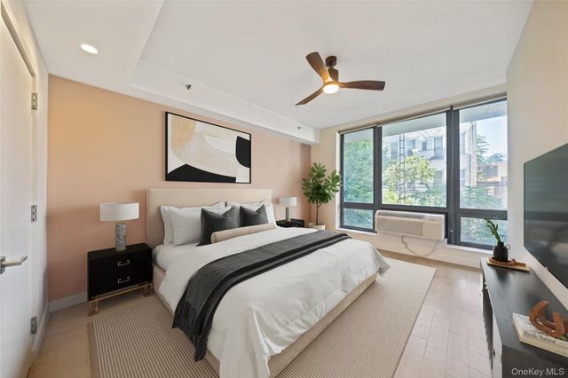 5-49 Borden Avenue 2B, Long Island City, NY 11101