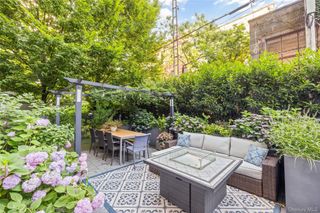 5-49 Borden Avenue 2B, Long Island City, NY 11101