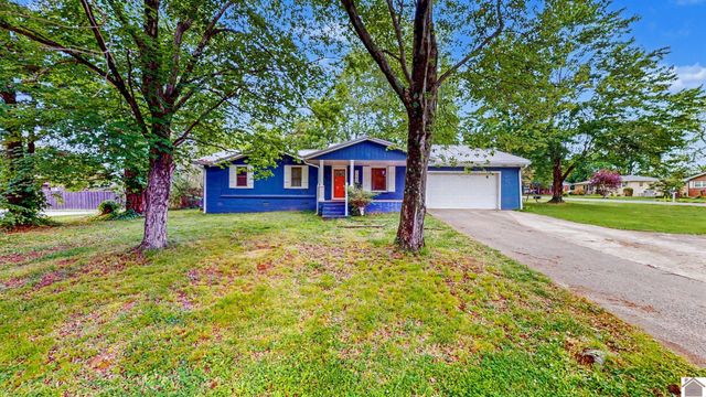 1498 Clayshire, Murray, KY 42071