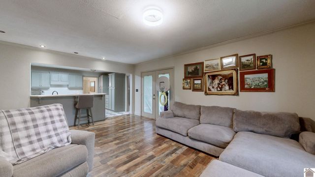 1498 Clayshire, Murray, KY 42071