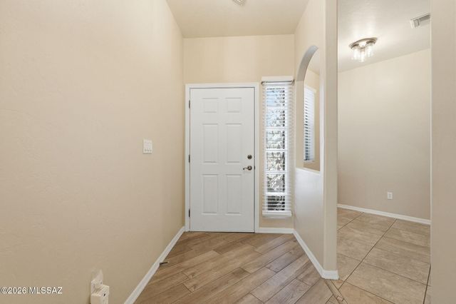 525 W Deerview Court, Green Valley, AZ 85614