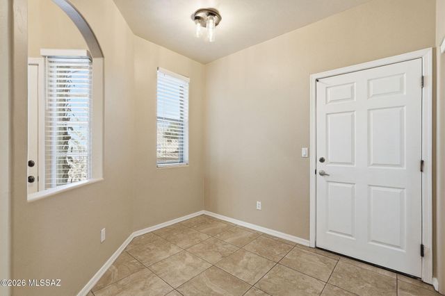 525 W Deerview Court, Green Valley, AZ 85614