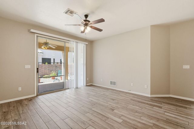525 W Deerview Court, Green Valley, AZ 85614