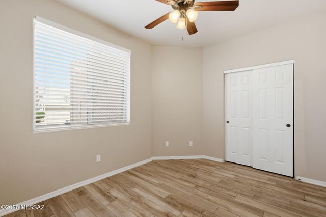 525 W Deerview Court, Green Valley, AZ 85614