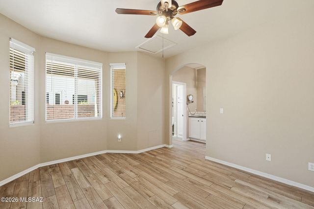 525 W Deerview Court, Green Valley, AZ 85614