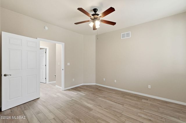 525 W Deerview Court, Green Valley, AZ 85614