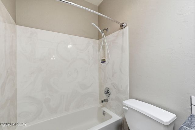 525 W Deerview Court, Green Valley, AZ 85614