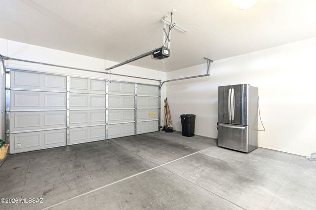 525 W Deerview Court, Green Valley, AZ 85614
