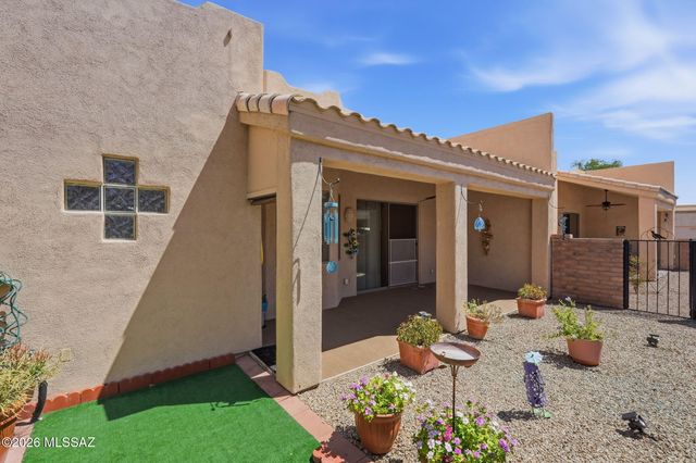 525 W Deerview Court, Green Valley, AZ 85614