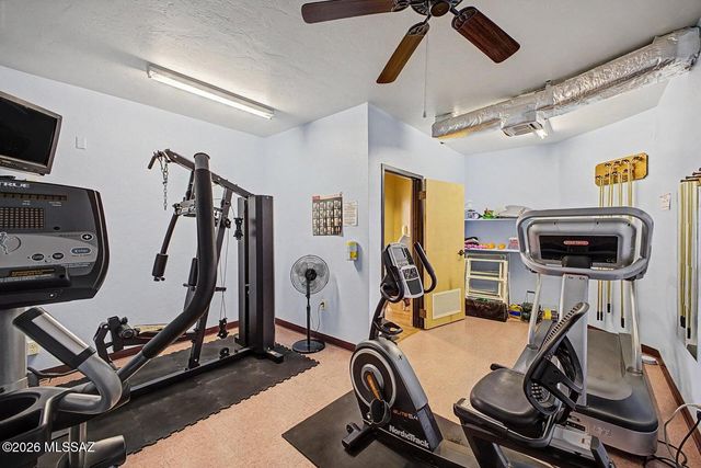525 W Deerview Court, Green Valley, AZ 85614