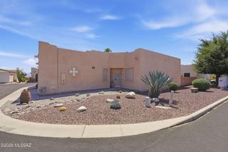 525 W Deerview Court, Green Valley, AZ 85614