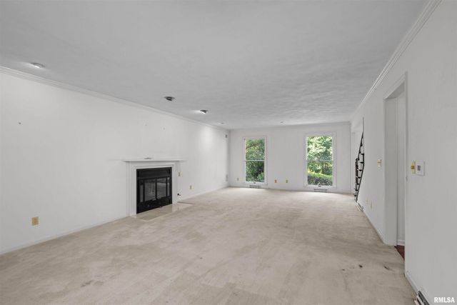 5 White Oak Court, Moline, IL 61265