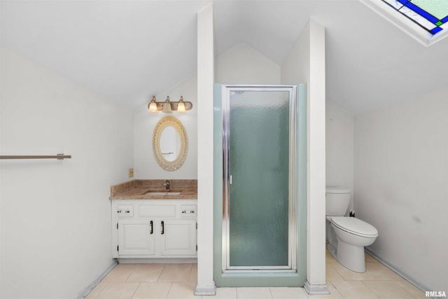 5 White Oak Court, Moline, IL 61265